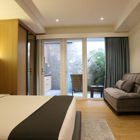 Treehouse Suites - Boutique Serviced Apartment Giacarta Esterno foto