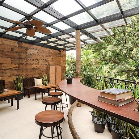 Treehouse Suites - Boutique Serviced Apartment Giacarta Esterno foto