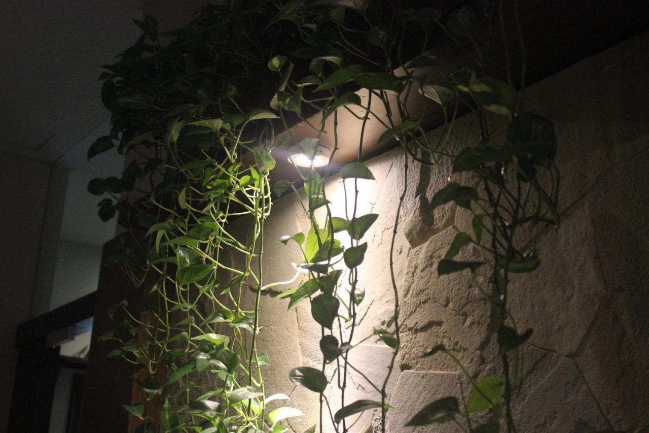 Treehouse Suites - Boutique Serviced Apartment Giacarta Esterno foto