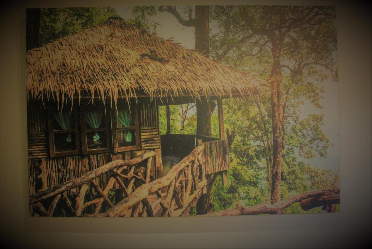 Treehouse Suites - Boutique Serviced Apartment Giacarta Esterno foto