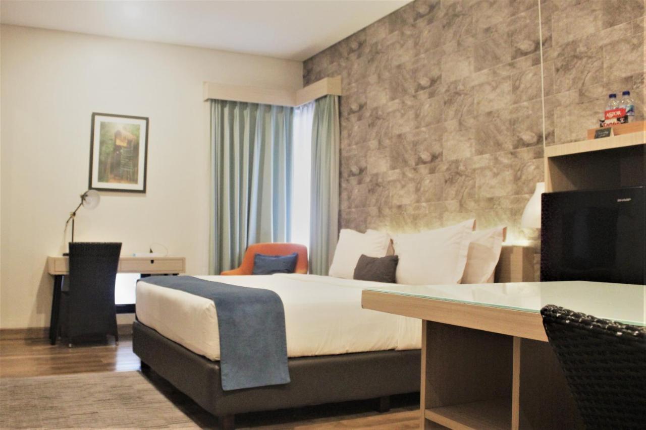 Treehouse Suites - Boutique Serviced Apartment Giacarta Esterno foto