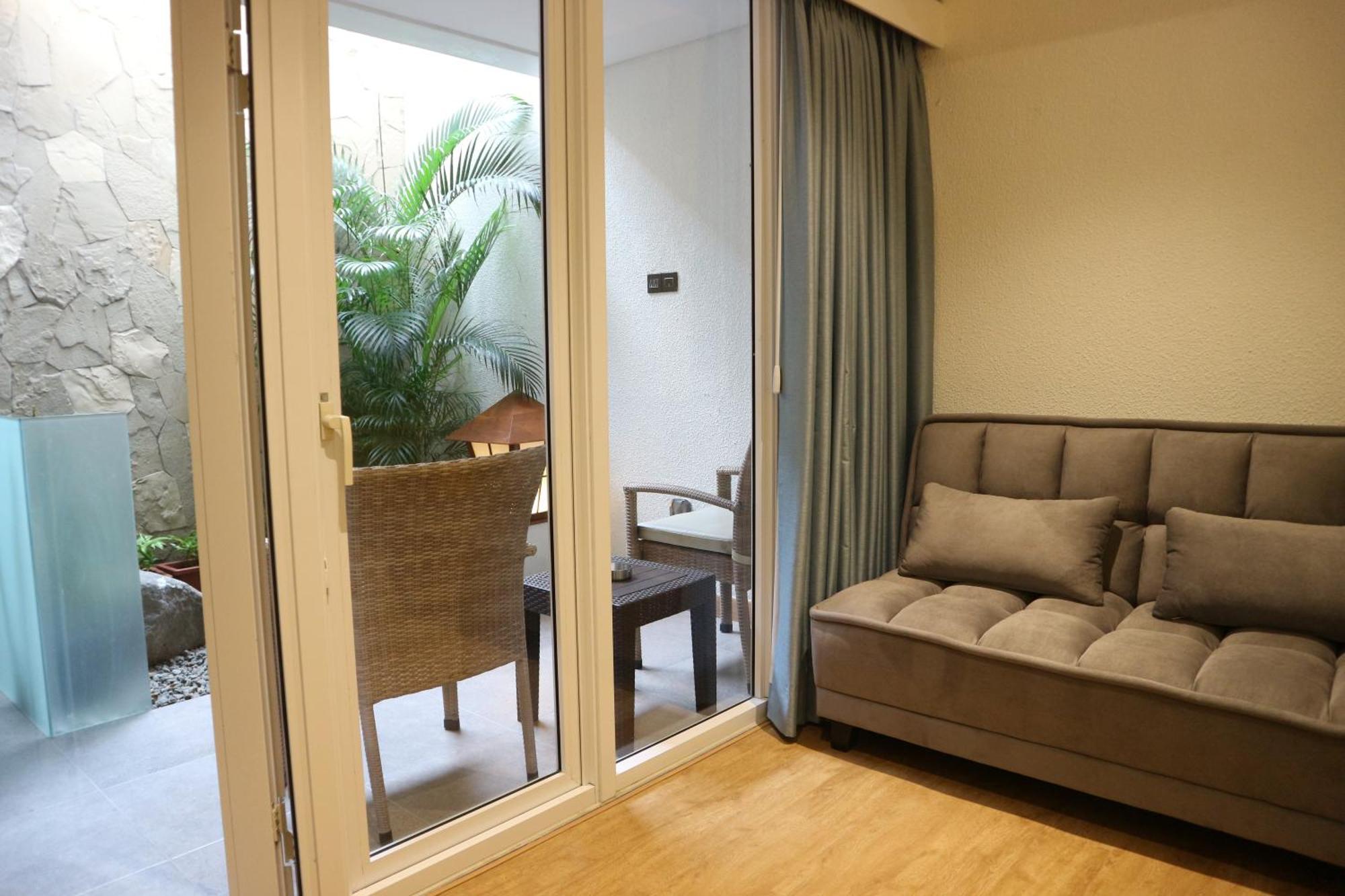 Treehouse Suites - Boutique Serviced Apartment Giacarta Esterno foto