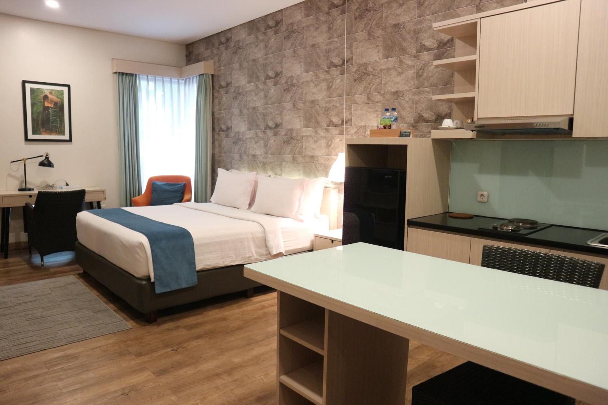 Treehouse Suites - Boutique Serviced Apartment Giacarta Esterno foto