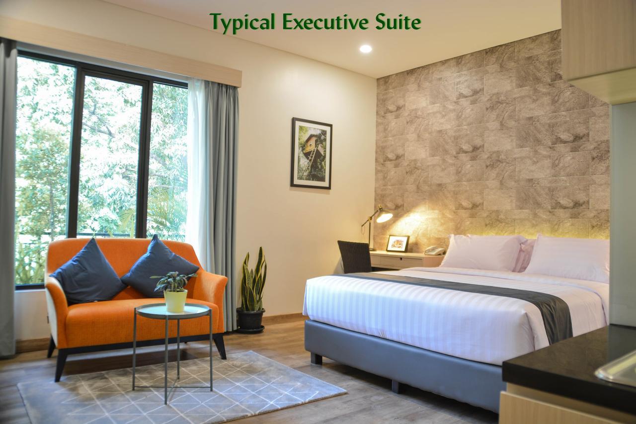 Treehouse Suites - Boutique Serviced Apartment Giacarta Esterno foto